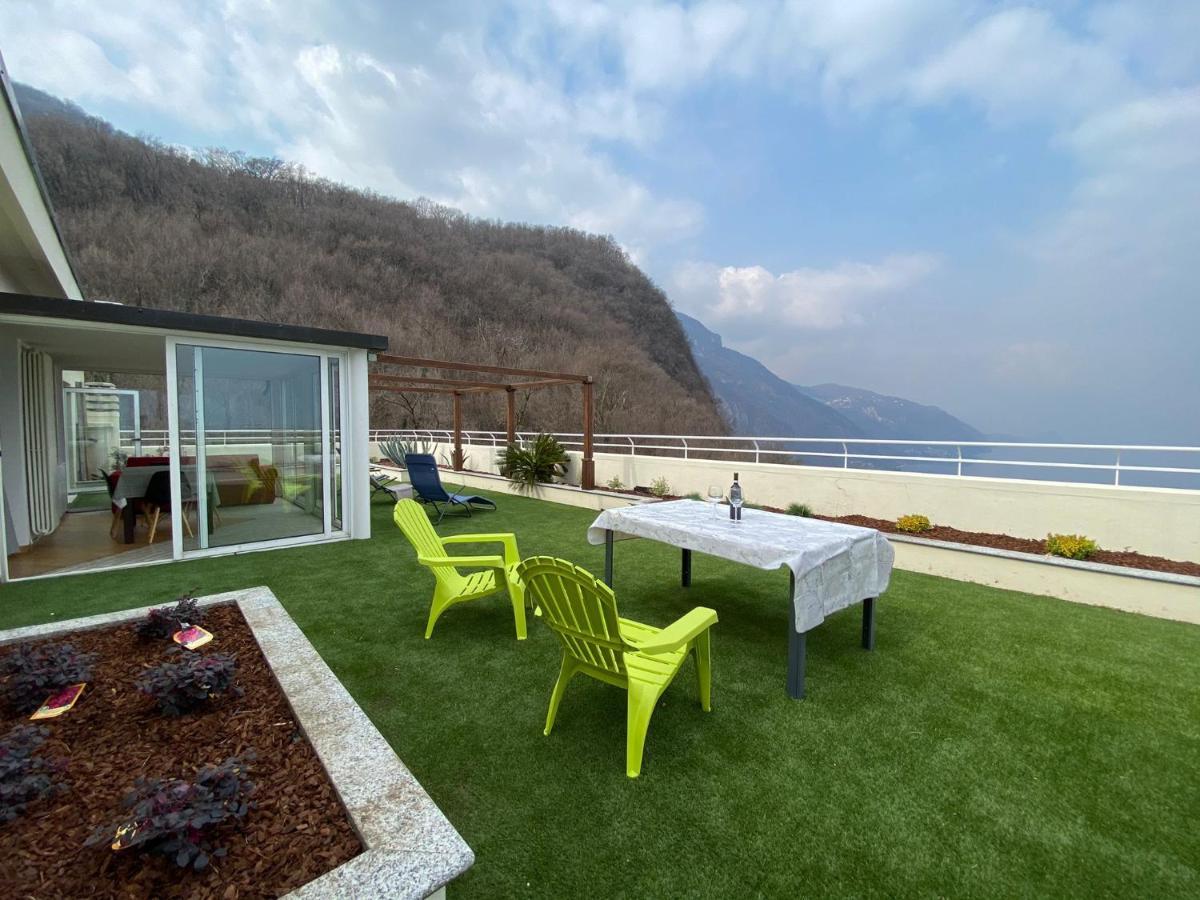 Attico With Big Terrace In Residence With Pool Valbrona Kültér fotó