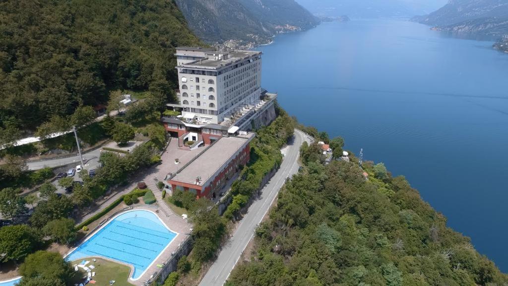 Attico With Big Terrace In Residence With Pool Valbrona Kültér fotó