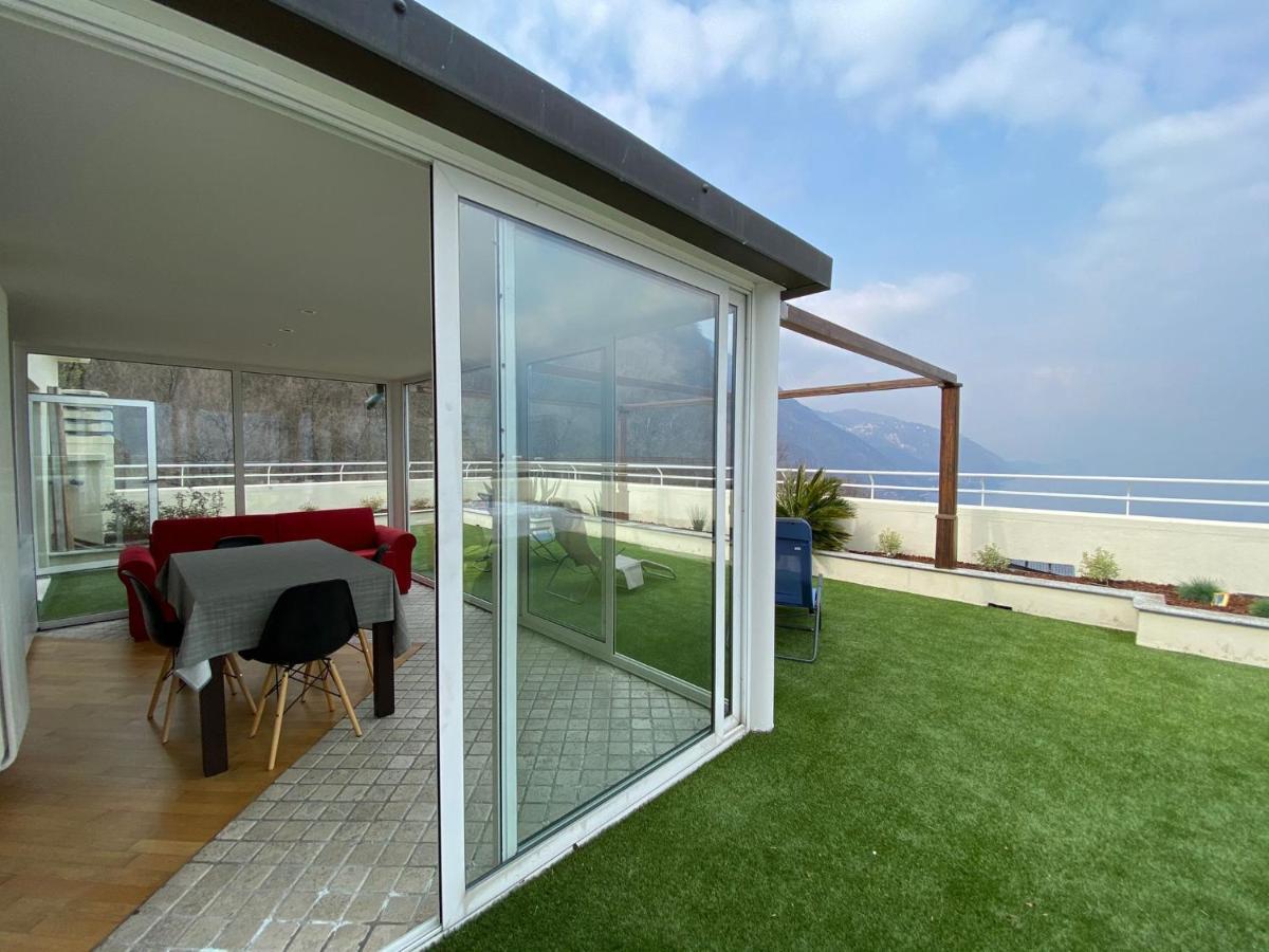 Attico With Big Terrace In Residence With Pool Valbrona Kültér fotó