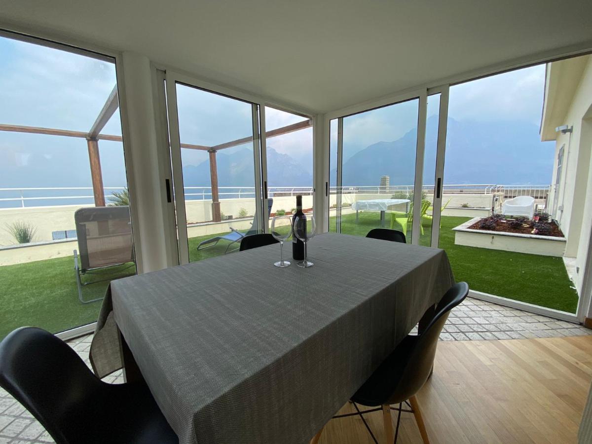 Attico With Big Terrace In Residence With Pool Valbrona Kültér fotó