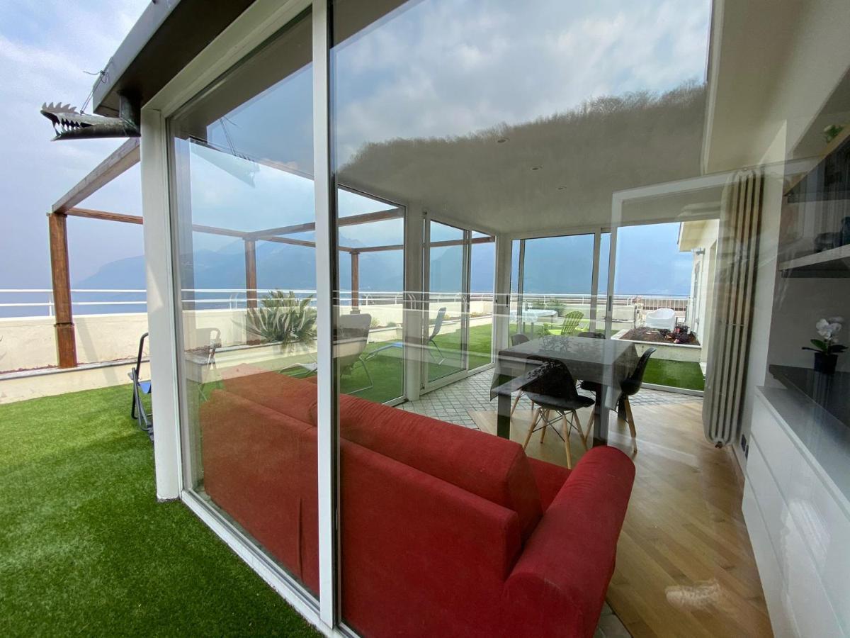 Attico With Big Terrace In Residence With Pool Valbrona Kültér fotó