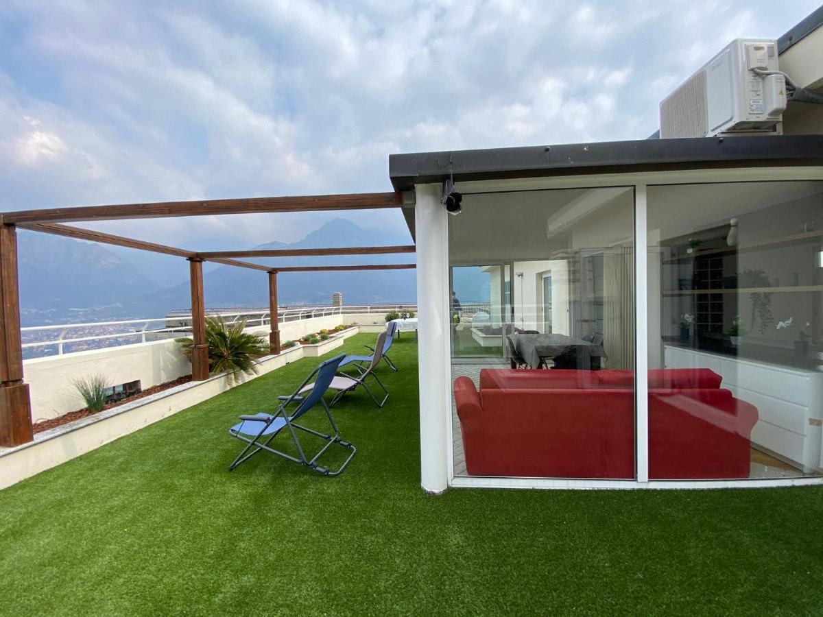 Attico With Big Terrace In Residence With Pool Valbrona Kültér fotó